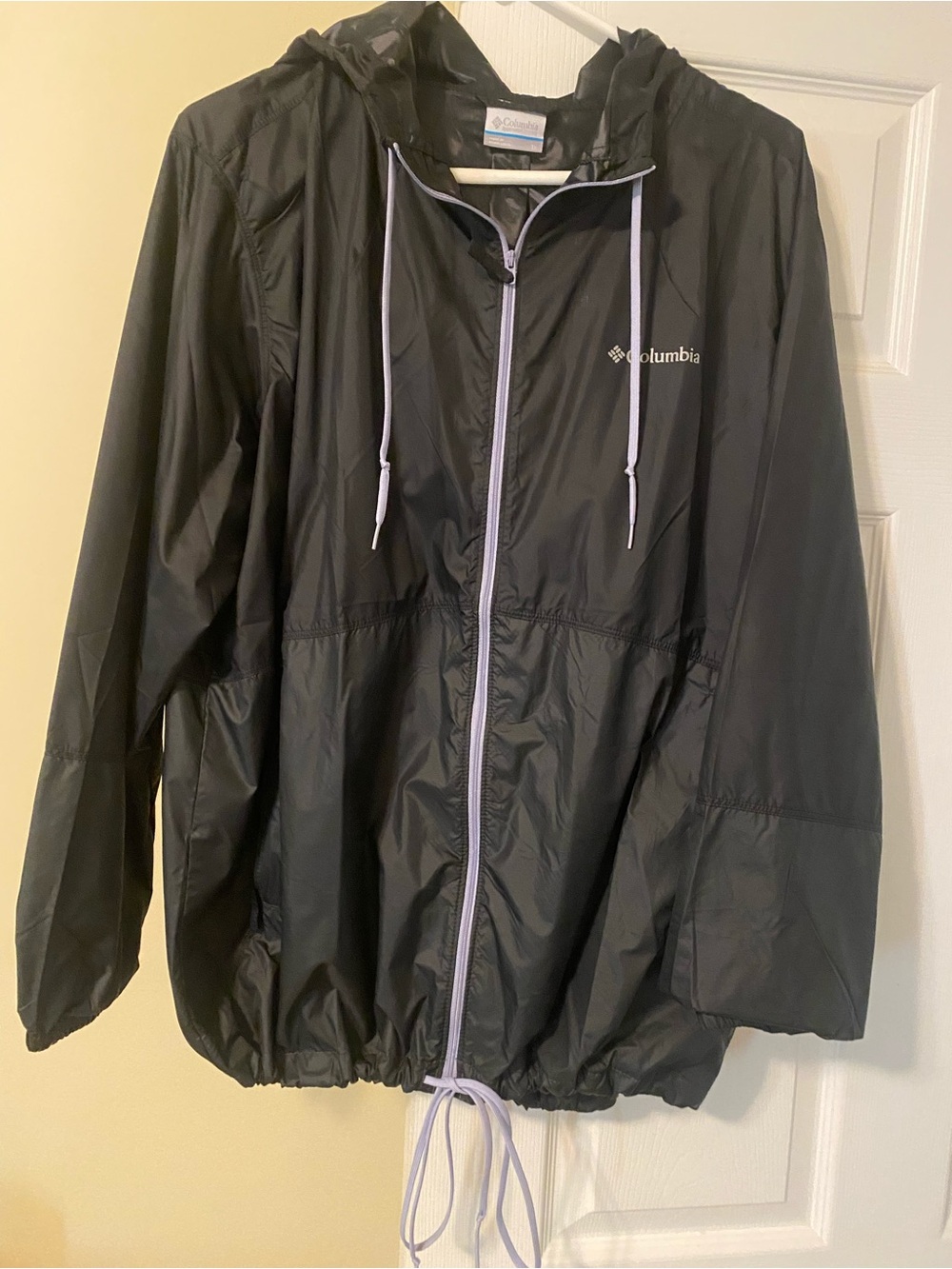 Columbia womens Black Hooded Rain Jacket with White Trim